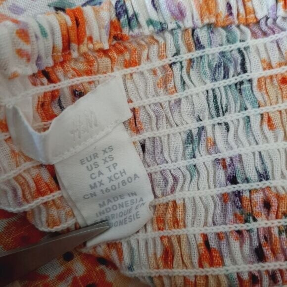 H&M 100% Linen Tie-Shoulder Floral Crop Fitted Camisole Top Smocked Back Sz XS - Picture 13 of 14